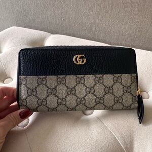 Gucci Black and Gray Women's Wallet